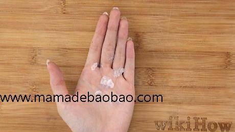 3种方法来不用甲片胶贴假指甲（用双面胶粘贴假指甲）