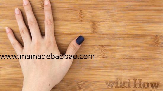 3种方法来不用甲片胶贴假指甲（用双面胶粘贴假指甲）